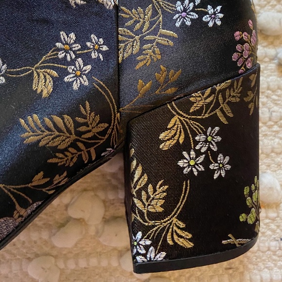 booties - Picture 2 of 3